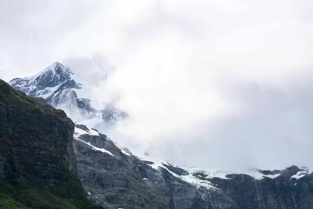 Mt Castor viewed from Lucidus Lake